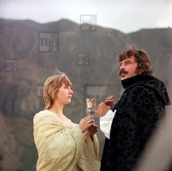Gemma Jones, Oliver Reed